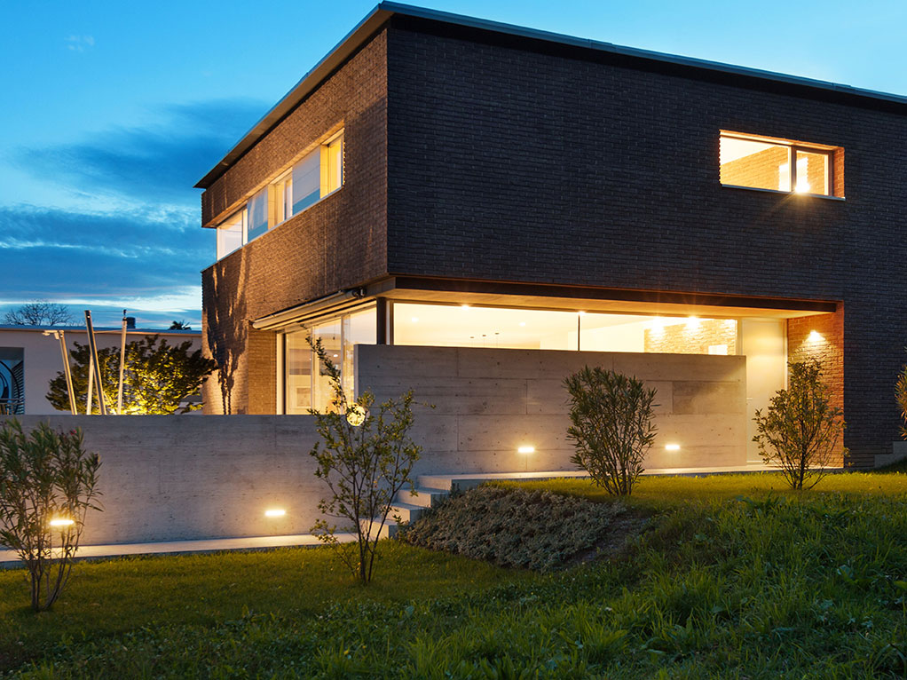 EU - צמוד קיר חומה אסטרו 3000K 10W IP54